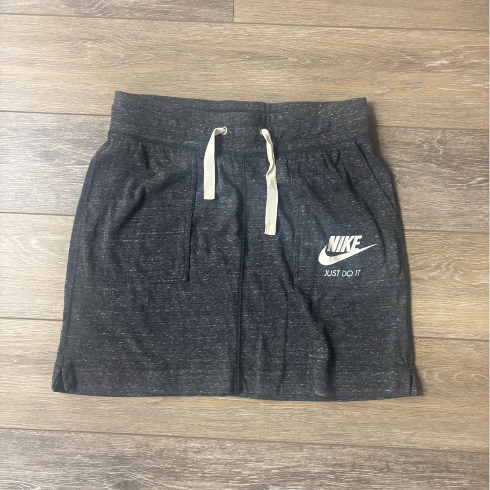 Nike Skirt Sz S Dark Gray Athleisure Sporty Pickleball Lounge Gym Workout NWT